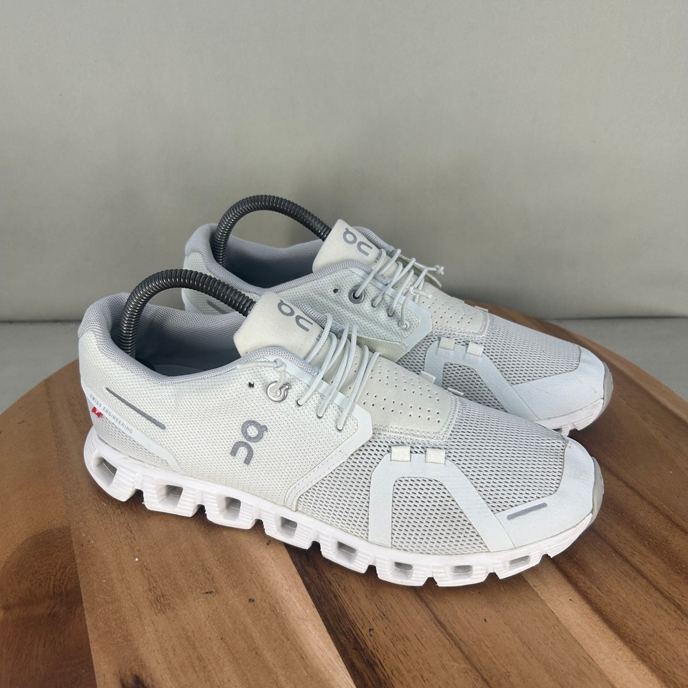 On Cloud 5 Womens Running Shoes White Cushioned Comfort 59.98774 Size 9